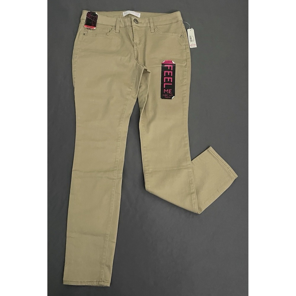 NEW! No Boundaries Skinny Pants Womens Size 9 Soft Stretch Brown Mid Rise